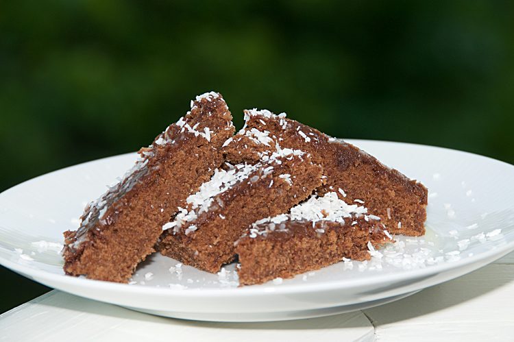 Chokladrutor med kokosflingor i långpanna, sk kärleksmums
