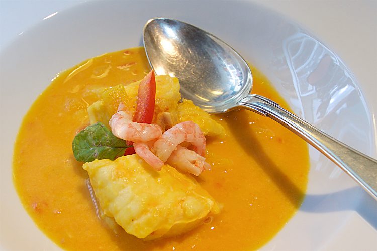 Festlig fisk- och skaldjurssoppa