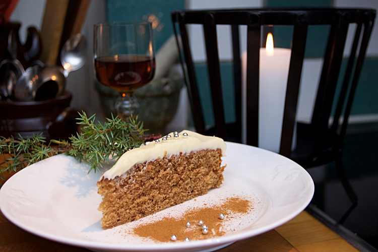 Mjuk pepparkaka med philadelphiakräm