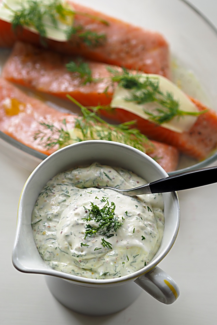 Ugnsbakade laxfiléer och senapssås med dill