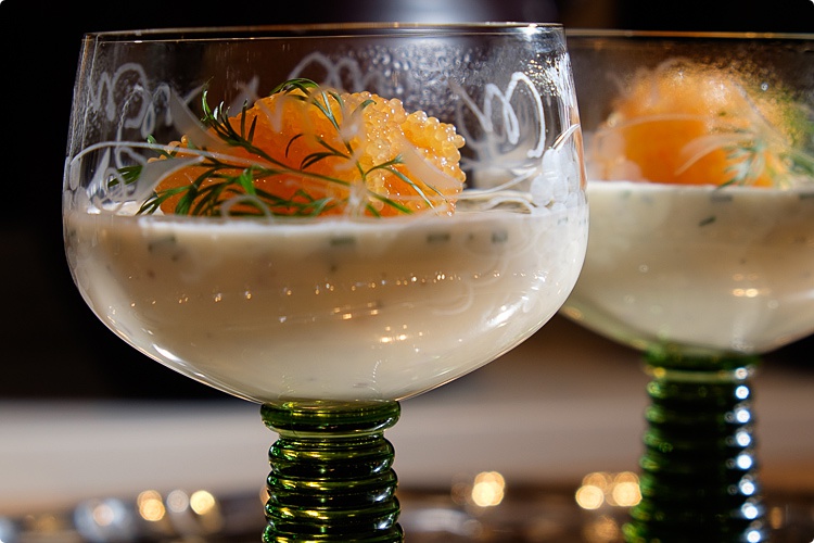 Gräddfilspannacotta med löjrom