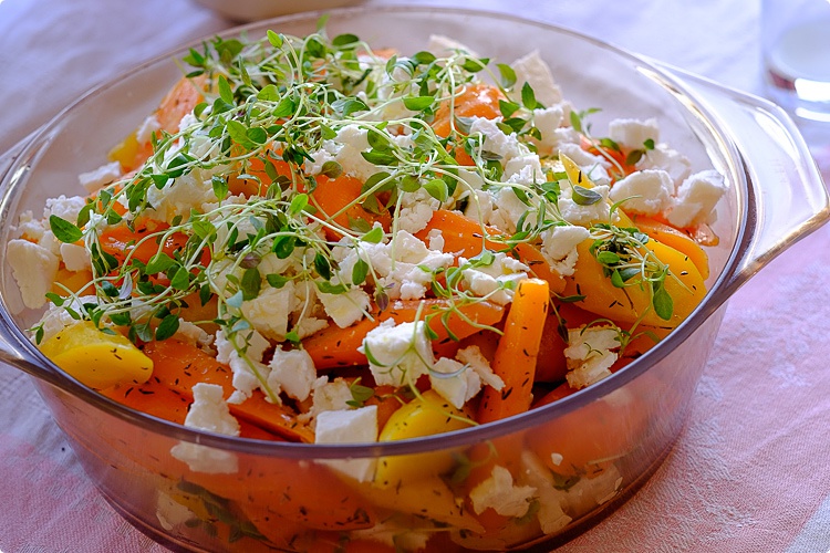 Morötter med timjan och get- eller fårost