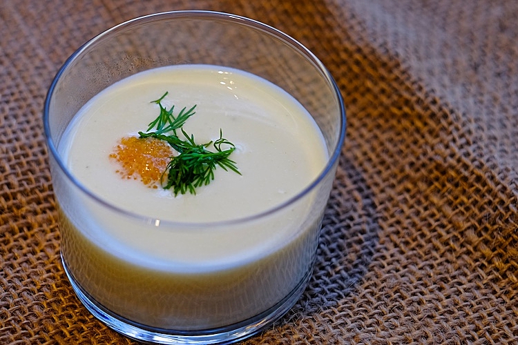 Blomkålssoppa med löjrom