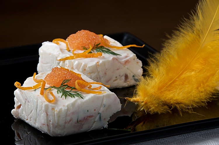 Påsk med lax,dill, pepparrot, citron och gräddfil