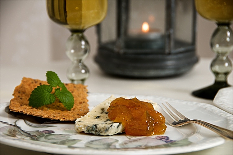 Roquefortost med fikonmarmelad och sött efterrättsvin