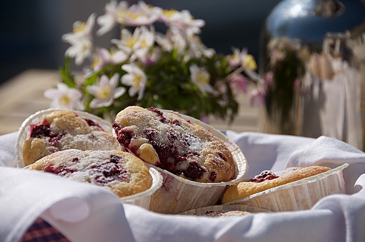 Stora muffins med hallon och vaniljsmak