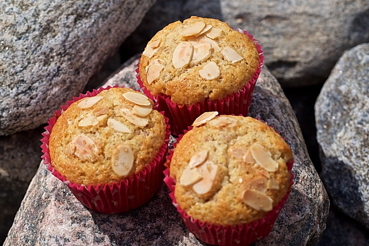 Rabarbermuffins med  smak av mandel