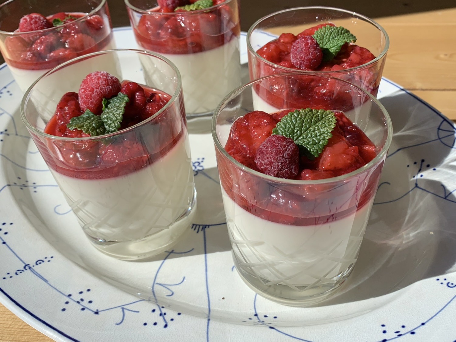 Cocospannacotta med jordgubbar